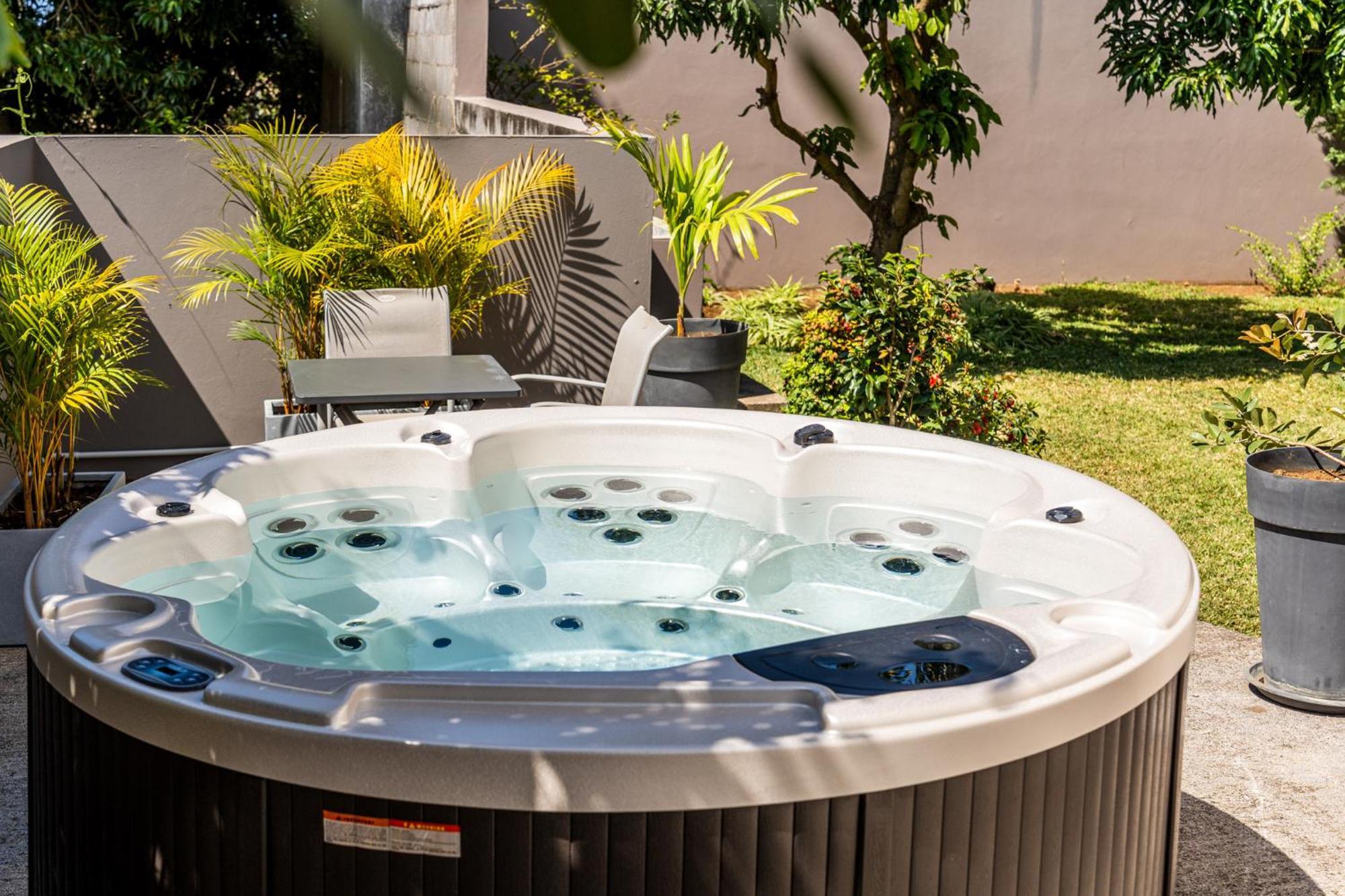 Villa Et Grand Jacuzzi Six Personnes, En Pleine Nature Saint-Joseph Kültér fotó